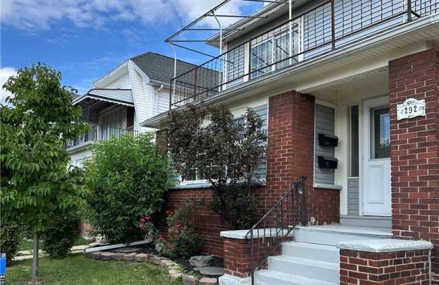 292 Hartwell Gallery 1