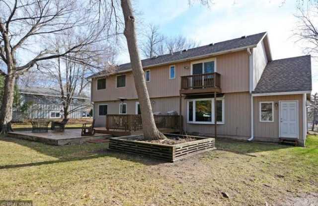 15214 Crystal Drive East Gallery 4