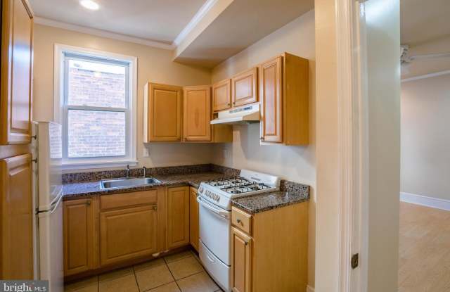 1720 MOORE Street unit: 2 photos photos