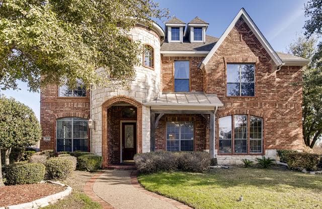 104 Cold Water Drive - 104 Cold Water Drive, DeSoto, TX 75115