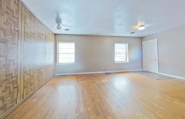 Large Two Bedroom Apartment Gallery 4