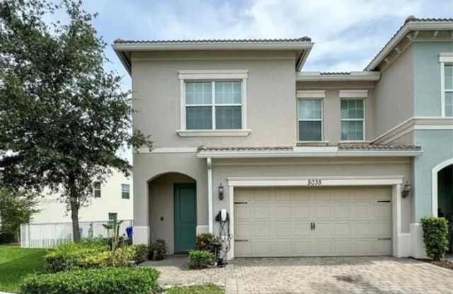 5035 Eucalyptus Dr photos photos