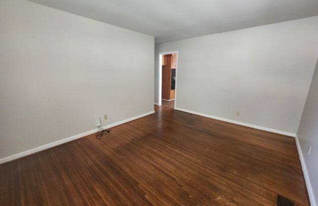 Welcome home to 7 Cliffwood, North Little Rock, for rent - ** Move in Special - Zero Deposit Option, Please read the full description** Gallery 3