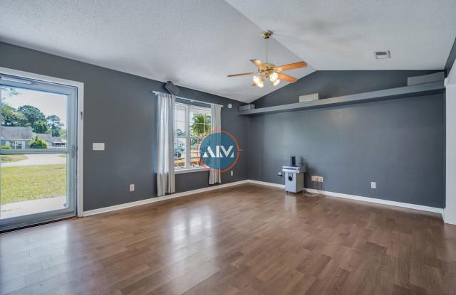 Beautiful 3 Bed 2 Bath Home located in historic Beaufort, SC! photos photos