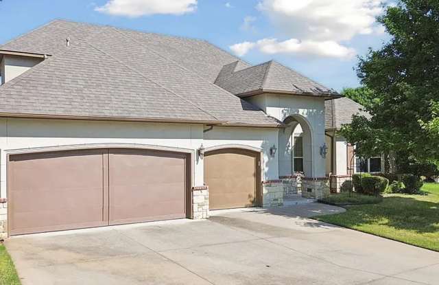 Stunning and Beautiful 4 bed, 4 bath home in Bixby!!! photos photos