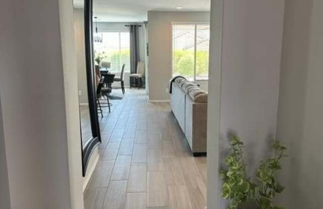 18903 N 261ST Drive Gallery 2