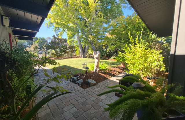 4 Bedroom Classic Eichler Gallery 3