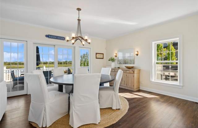 140 Dune Road Gallery 4