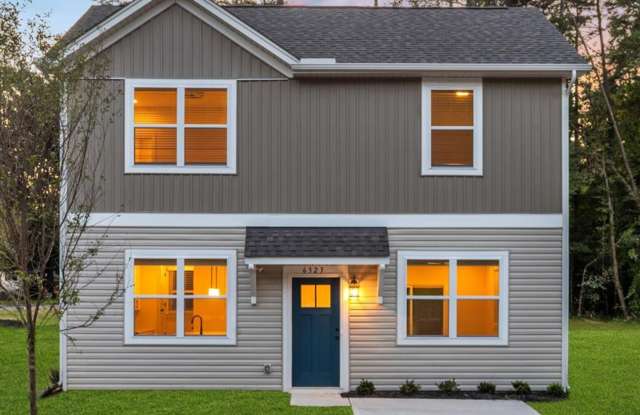 Brand New 3BR 3BA Home w/ Fenced Backyard • Quartz Island Kitchen in Charlotte - 6323 Carver Boulevard, Charlotte, NC 28269