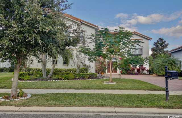 Stunning 4/5 Executive Pool Home in the Guard-Gated Golf Course Community of Eagle Creek - Orlando! Gallery 3