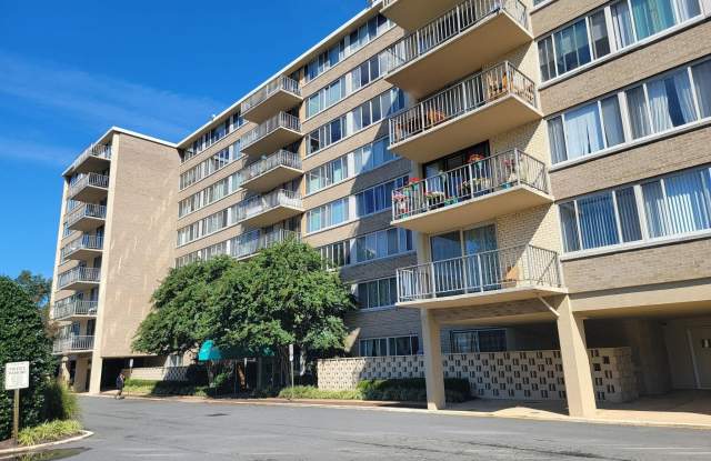 5565 COLUMBIA PIKE - 5565 Columbia Pike, Arlington, VA 22204