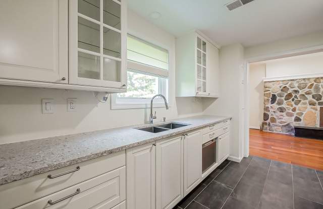 Spacious Plymouth Home with Beautiful Natural Surroundings Gallery 4