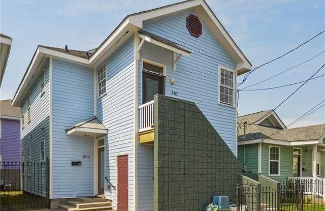 403 N TONTI Street photos photos