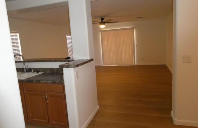 Ready to move-in 3 Bedroom 2 Bath Youngtown Home! Gallery 3