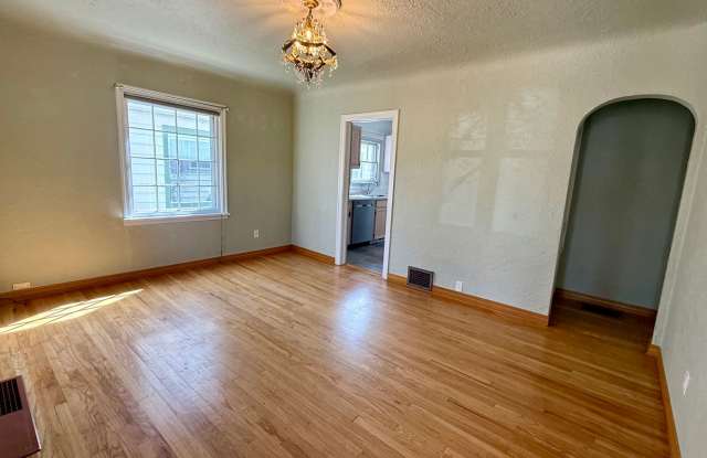 3 Bedroom / 2 Bath Home - Bespoke Elegance in the University District! photos photos