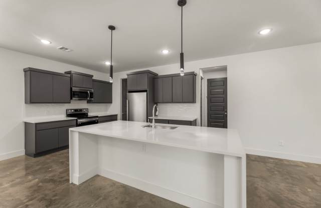 Pre-Leasing Fall 2027 Wolf Den 3BR Near South College Station Gallery 3