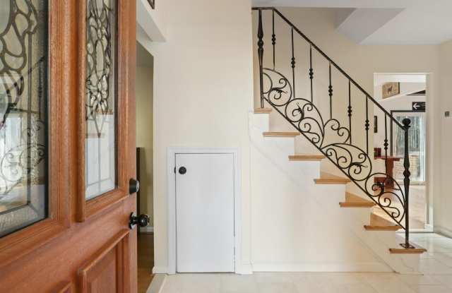 5512 DUNSMORE Road Gallery 4