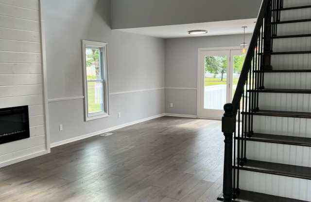 City of Maryville 37803 - 3 bedrooom, 2 bath home - Contact Karen Robertson at 865-454-7626 - 2013 Farris Road, Maryville, TN 37803