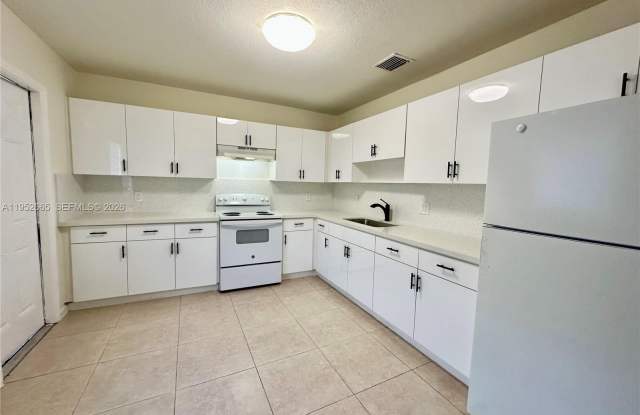 6320 NW 1st Pl photos photos