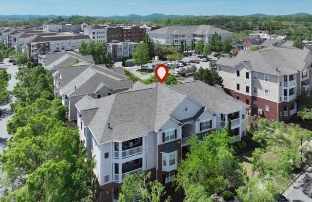 **SOPHISTICATED URBAN RETREAT IN THE HEART OF LENOX VILLAGE** photos photos