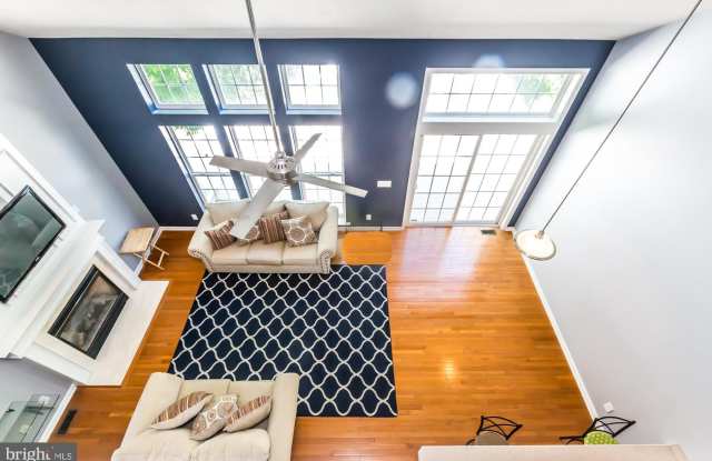 684 CHURCHILL Road photos photos