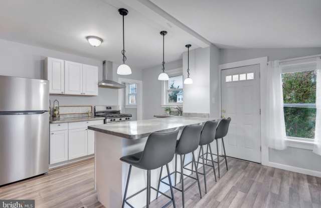 504 CAPITOL HEIGHTS Boulevard photos photos