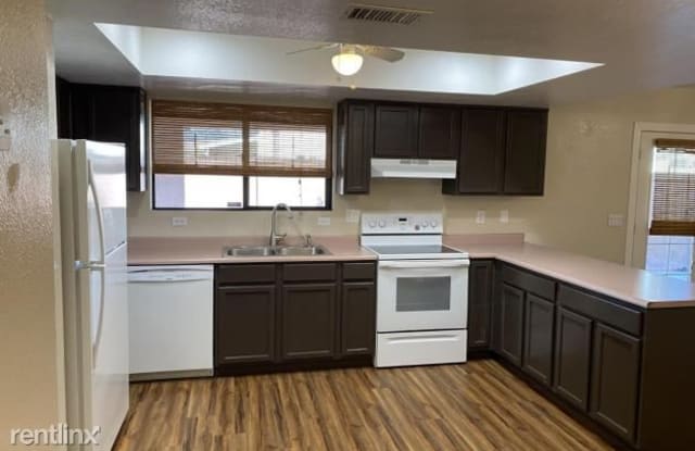 9926 W Calle Encorvada - 9926 West Calle Encorvada, Phoenix, AZ 85037