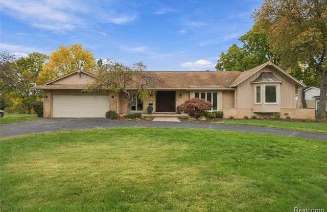 5324 Greenbriar Drive Gallery 4