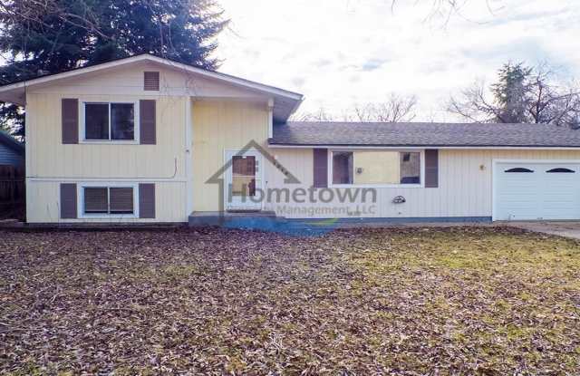 3 Bed 1.5 Bath with Garage  Fenced Yard photos photos