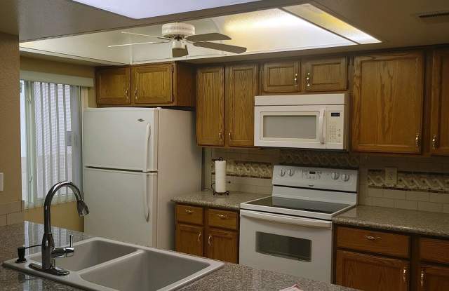 11429 S PAWNEE Circle Gallery 2