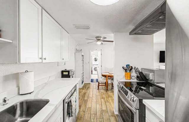 8111 East Glenrosa Avenue Gallery 4