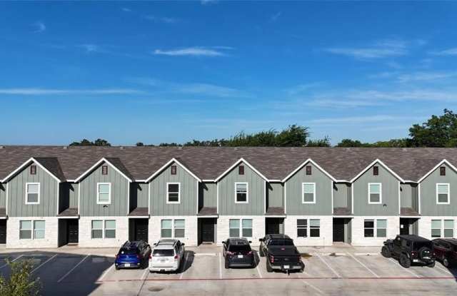 402 Garrett Court photos photos