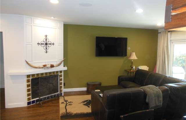 2602 Loftyview Drive Gallery 3