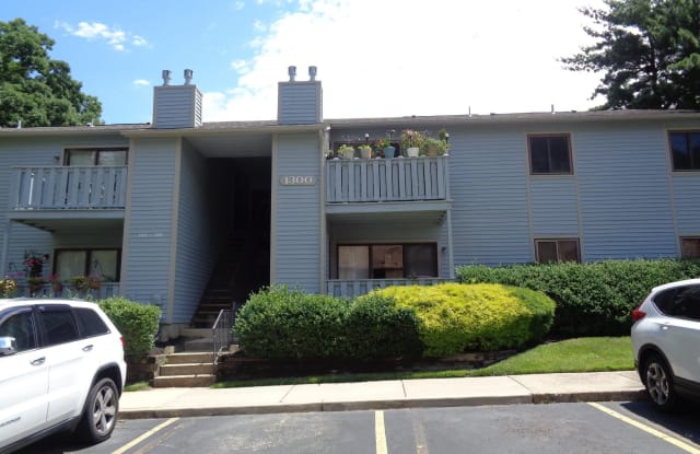 1304 WOODHOLLOW DRIVE - 1304 Woodhollow Drive, Marlton, NJ 08053