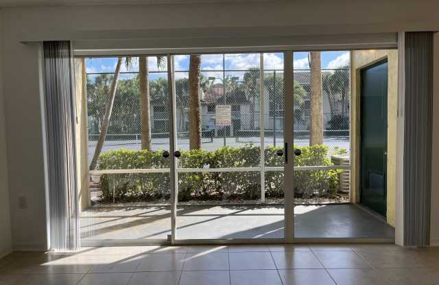 18106 Glenmoor Drive Gallery 4