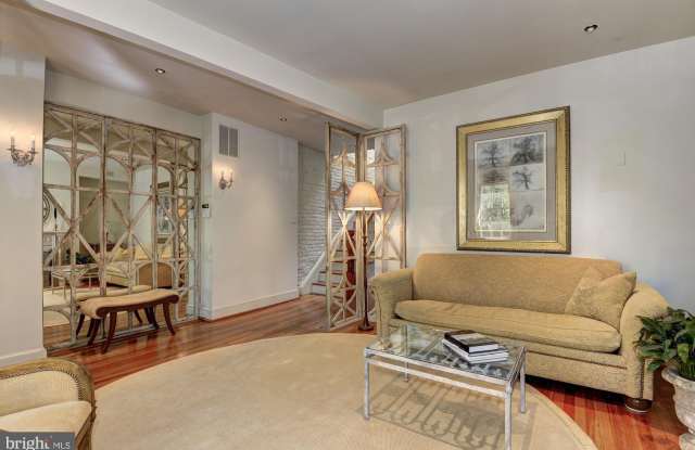 3249 O Street NW Gallery 4