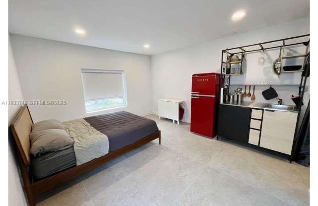 765 NW 44th St photos photos