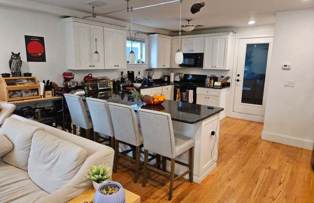 Beautiful 5 bed penthouse unit in lower Allston available 9/1/26 photos photos Beautiful 5 bed penthouse unit in lower Allston available 9/1/26 photos photos