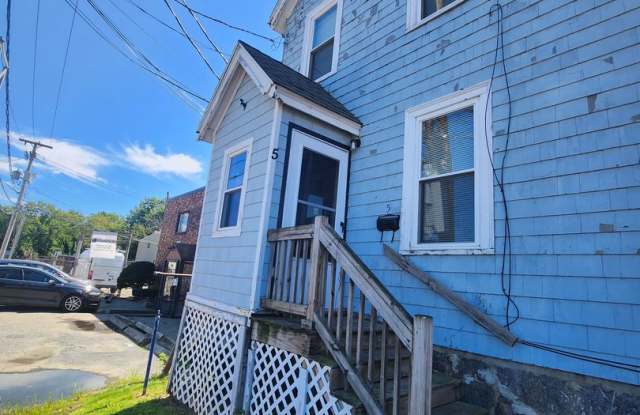 Single Family 4 Bd 2 Bath With Office and Driveway in Hyde Park Available Now! photos photos
