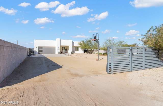 2252 E SOUTH MOUNTAIN Avenue photos photos