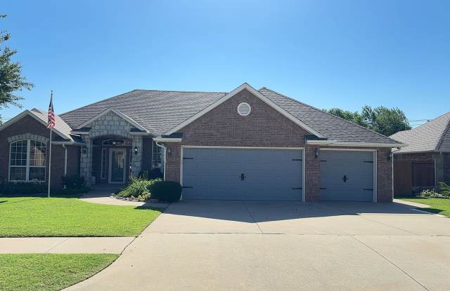 A Stunning and Spacious 4 Bedroom 2 Bath Home in Yukon School District photos photos A Stunning and Spacious 4 Bedroom 2 Bath Home in Yukon School District photos photos