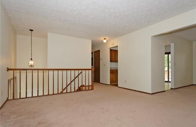 9817 Huntington Park Dr Gallery 3