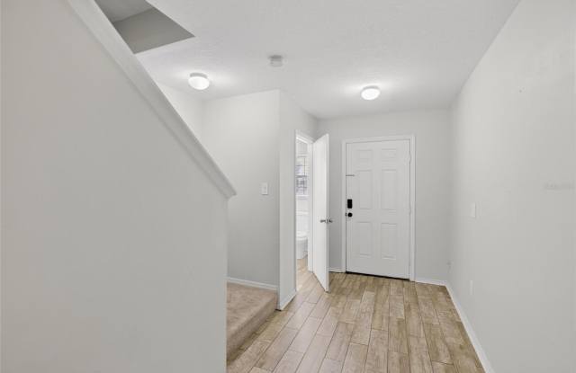 2605 OLEANDER LAKES Drive Gallery 4