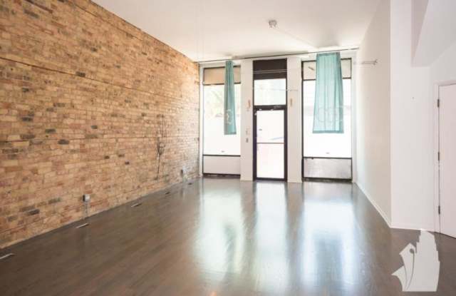 2049 N Hoyne Ave photos photos