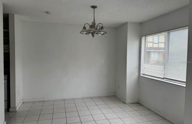 2336 HUNTINGTON GREEN Court Gallery 4