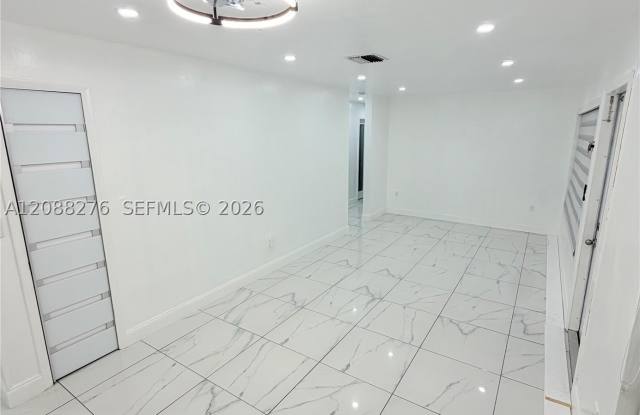 10305 SW 149th Ter Gallery 3