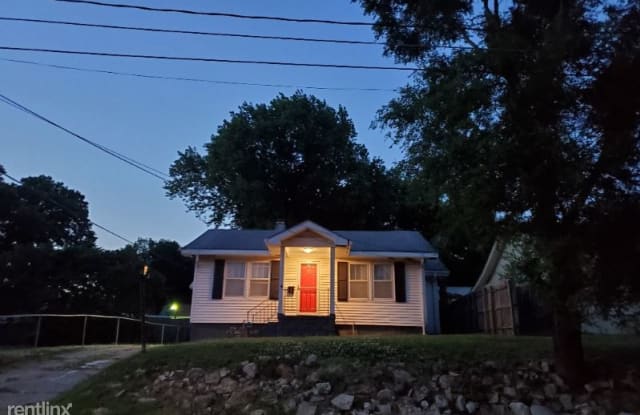 9812 E Kentucky Rd - 9812 South Kentucky Avenue, Independence, MO 64053