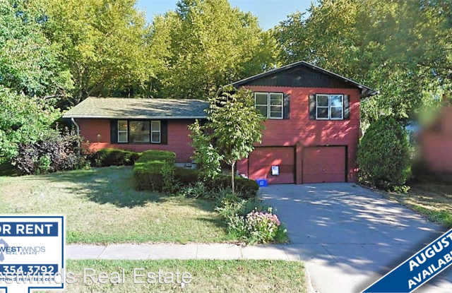 48 Denbigh Drive - 48 Denbigh Drive, Iowa City, IA 52246