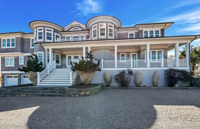 19 Dune Road Road photos photos