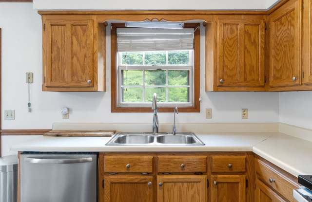 Adorable Home in Pleasant View- COMING SOON! photos photos